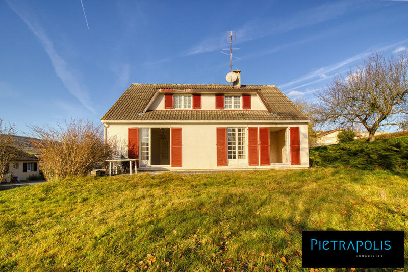 Maison traditionnelle - 139 m² - 5 pièces