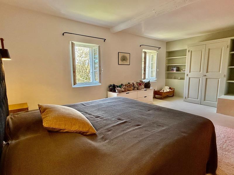 Mas - 180 m² - 6 pièces