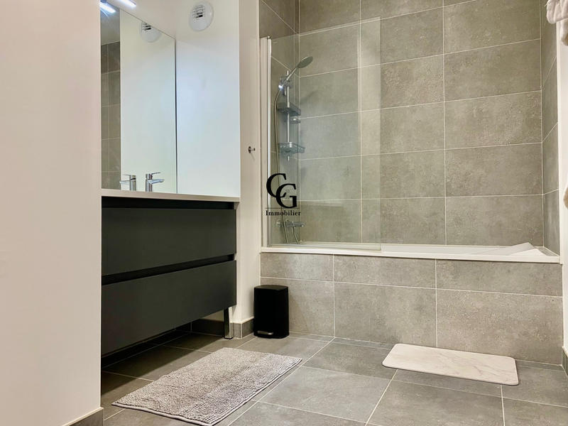 Appartement - 98 m² - 4 pièces