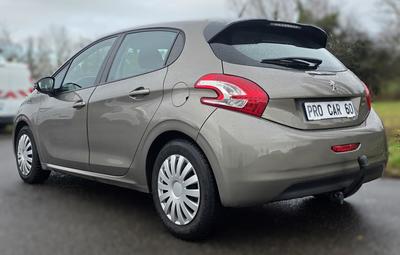 Peugeot 208 1.6 hdi 92cv Style 5p Distribution + Révision faites