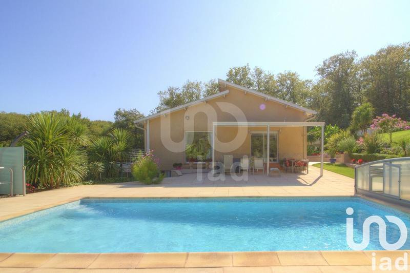 Maison - 210 m² - 7 pièces