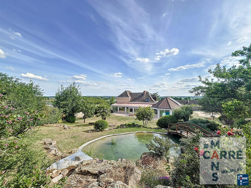 Maison - 237 m² - 8 pièces