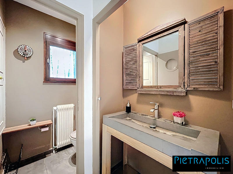 Maison ancienne - 196 m² - 8 pièces