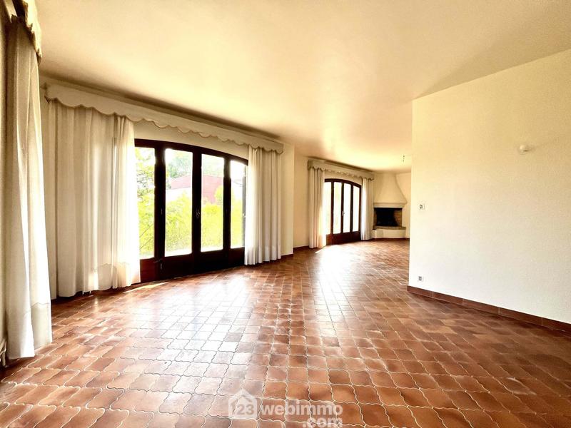 Villa - 259 m² - 7 pièces
