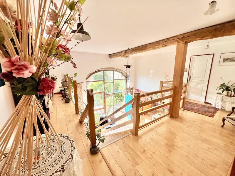 Maison - 243 m² - 8 pièces