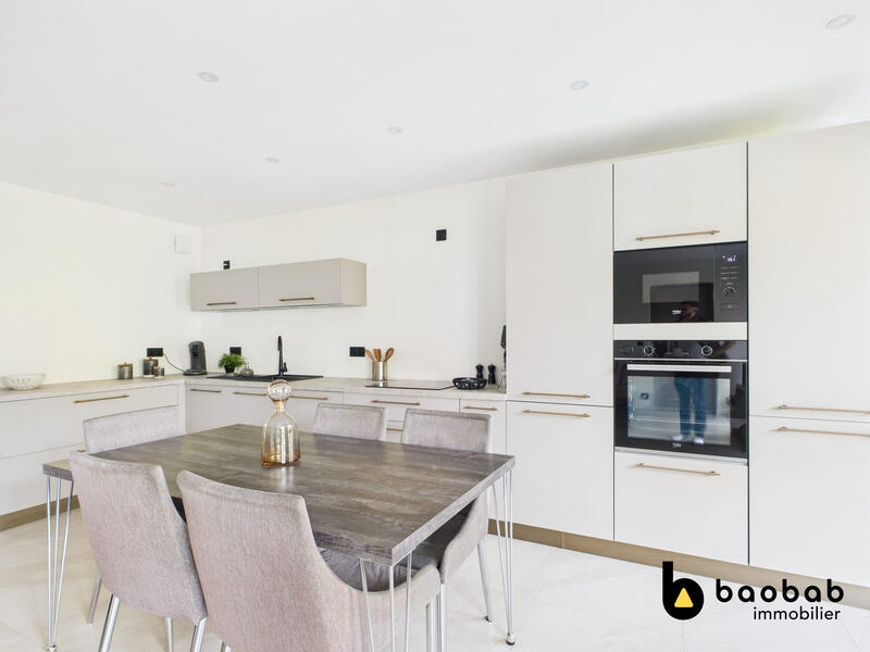 Appartement - 80 m² - 4 pièces