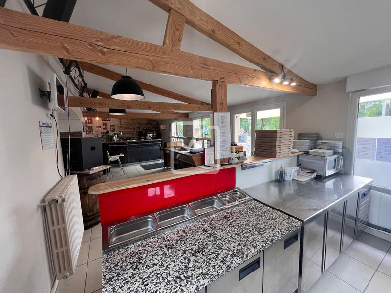 Maison - 418 m² - 20 pièces