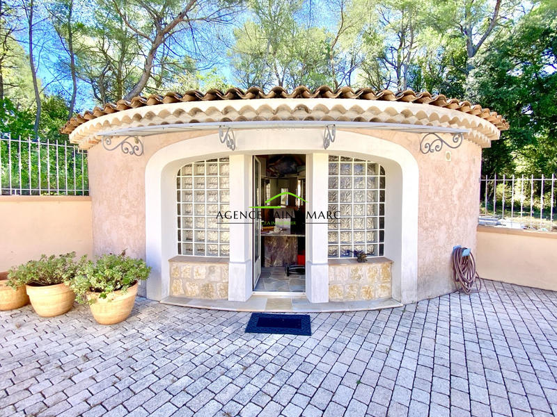 Maison - 300 m² - 4 pièces