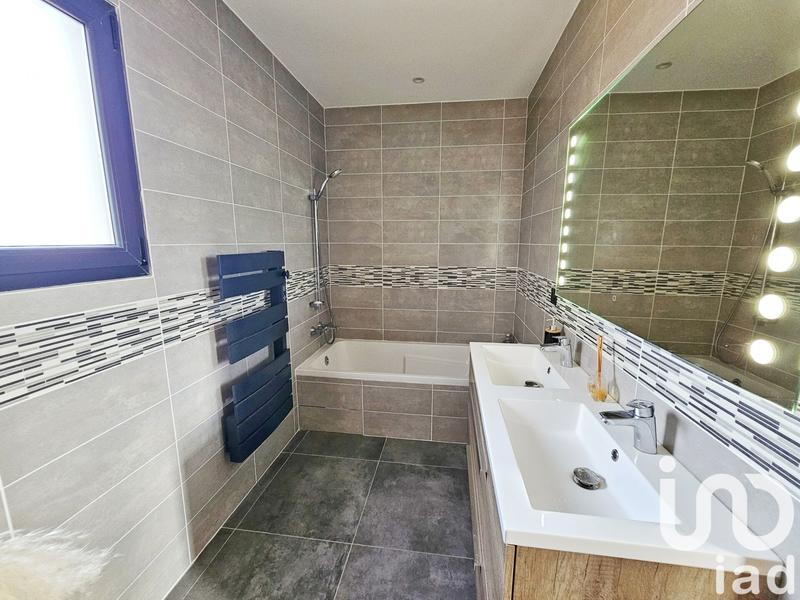 Maison - 120 m² - 4 pièces