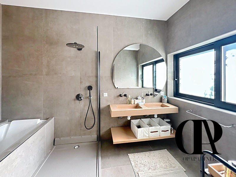 Villa - 185 m² - 6 pièces