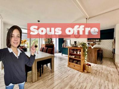 Maison de ville - 238 m² - 8 pièces