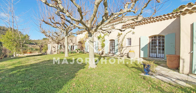 Maison - 330 m² - 8 pièces