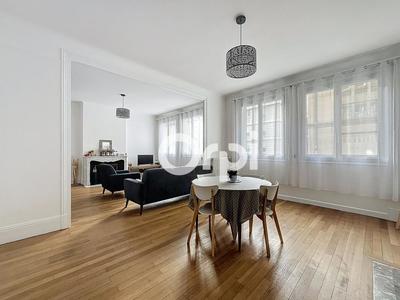 Maison - 280 m² - 7 pièces