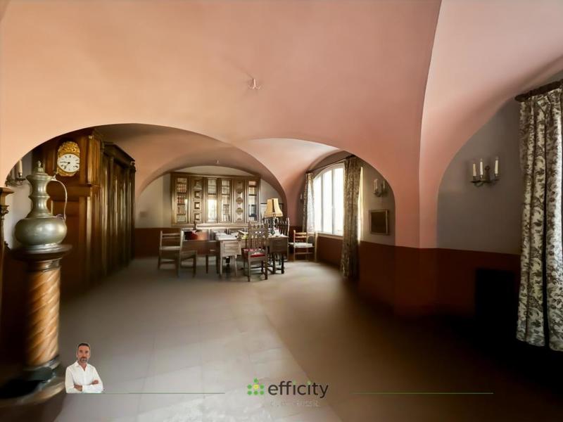 Maison - 260 m² - 9 pièces