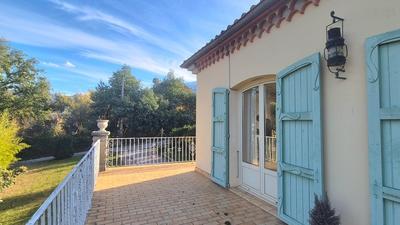 Propriété - 190 m² - 8 pièces