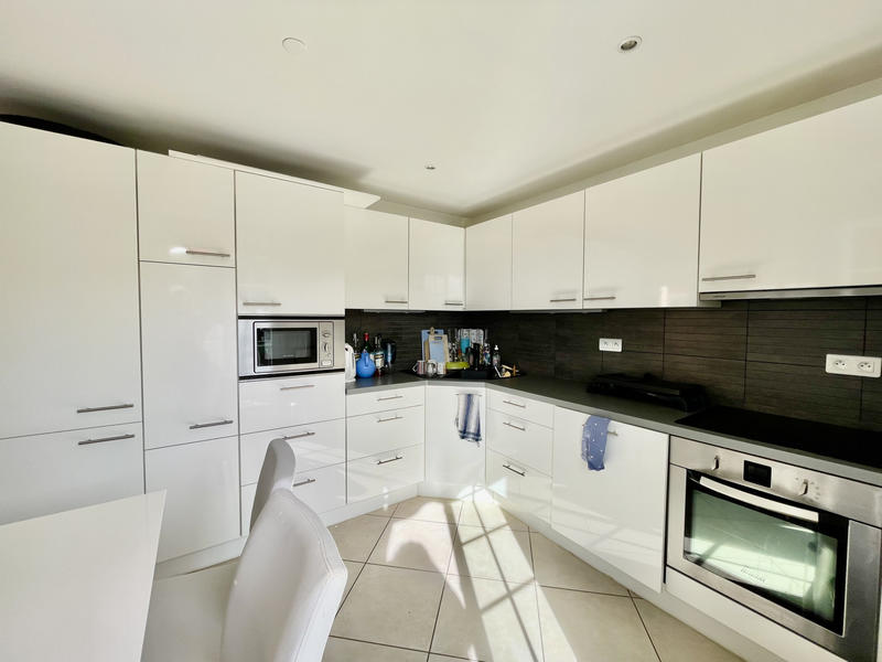 Appartement - 81 m² - 3 pièces