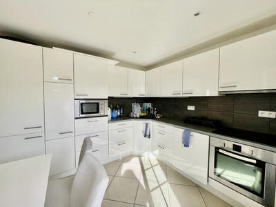 Appartement - 81 m² - 3 pièces