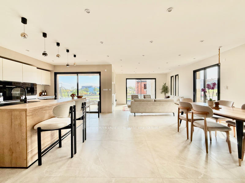 Villa - 145 m² - 6 pièces