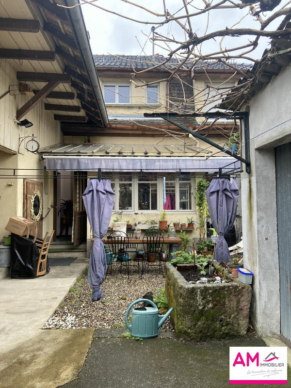 Maison - 220 m² - 9 pièces