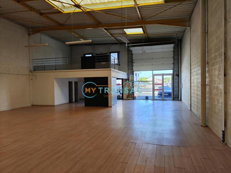 Local d'activité / Entrepôt - 358 m²
