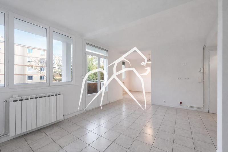 Appartement ancien - 70 m² - 4 pièces