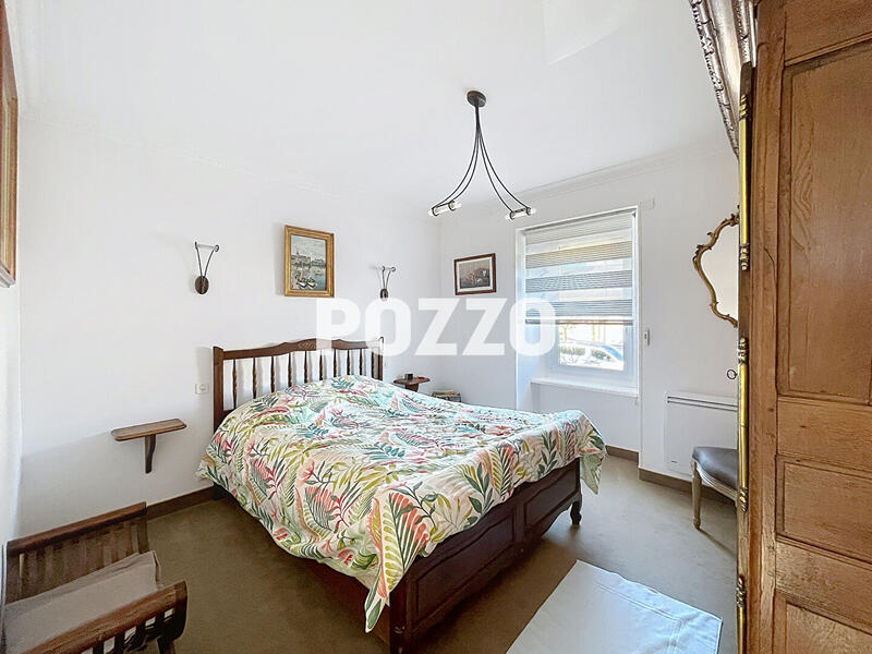 Maison - 160 m² - 8 pièces