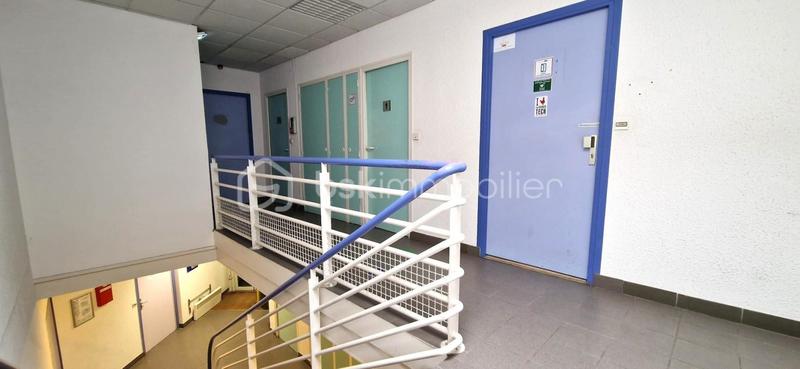 Bureau - 763 m² - 26 pièces