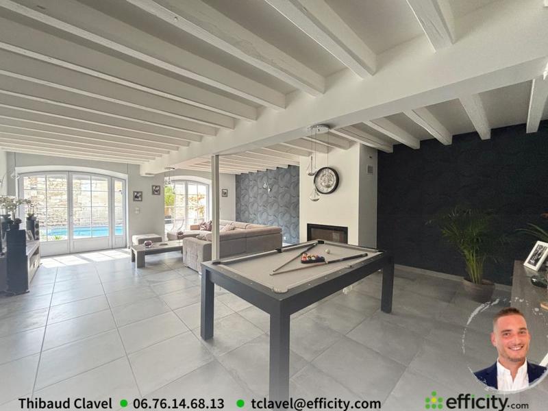 Maison - 283 m² - 10 pièces