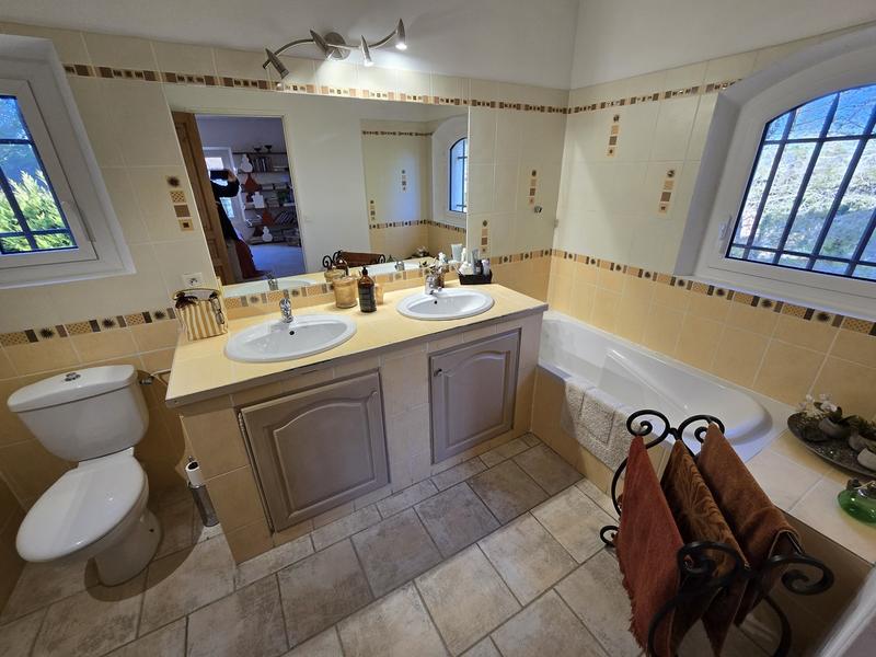 Maison - 224 m² - 5 pièces