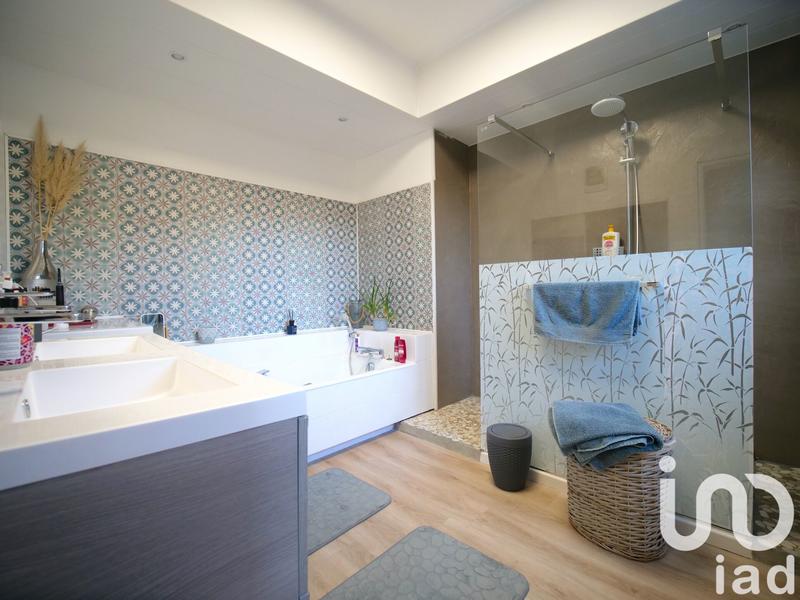 Maison - 198 m² - 7 pièces