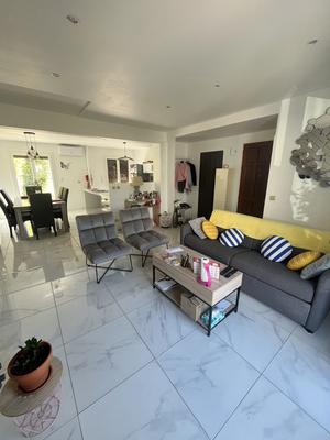 Maison traditionnelle - 88 m² - 4 pièces