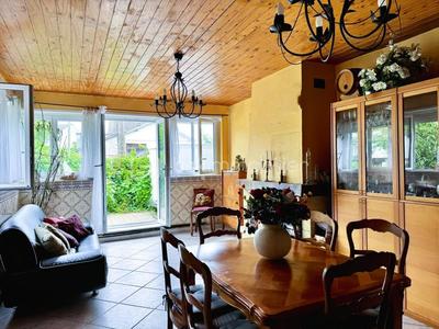 Maison traditionnelle - 166 m² - 9 pièces