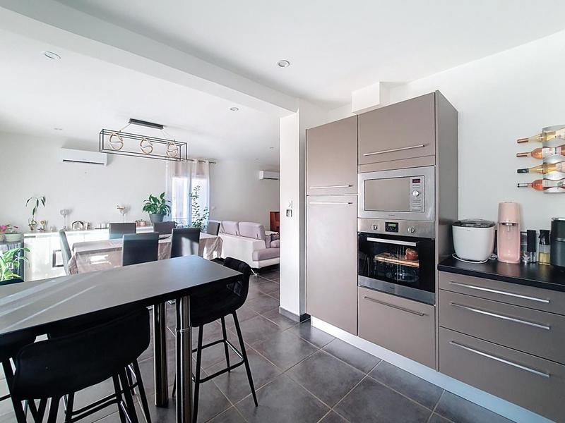 Maison - 98 m² - 4 pièces