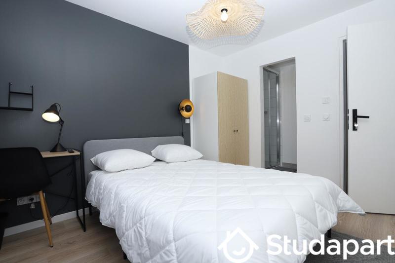 Chambre - 10 m² - 1 pièce