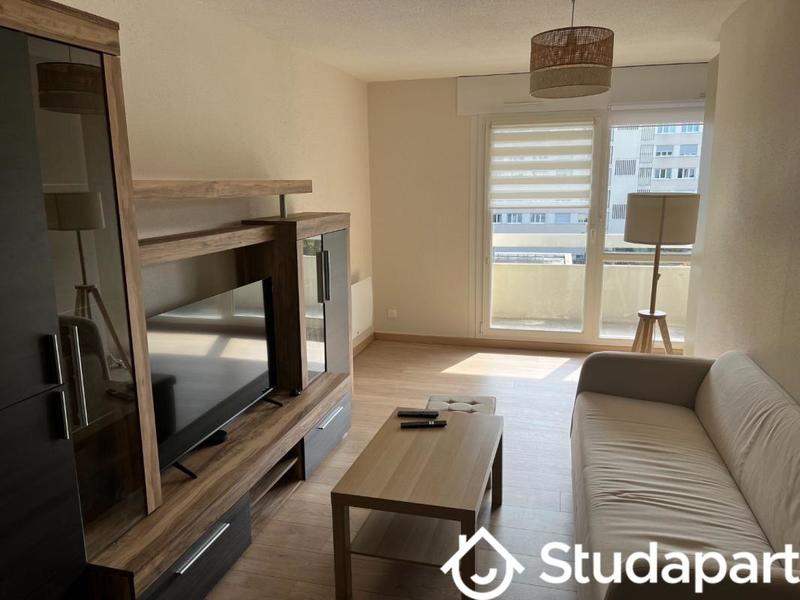 Chambre - 13 m² - 1 pièce