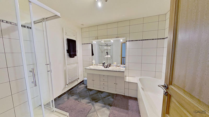 Maison - 168 m² - 7 pièces