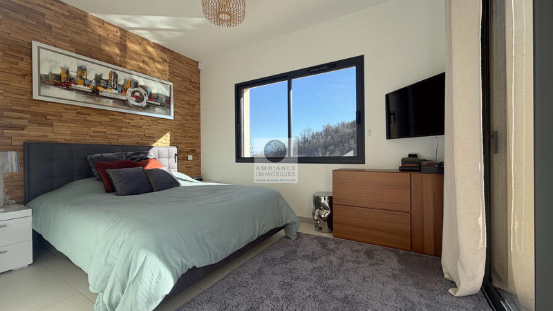 Maison - 237 m² - 8 pièces