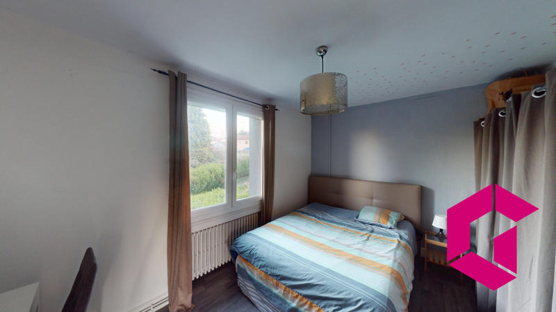 Maison - 221 m² - 8 pièces