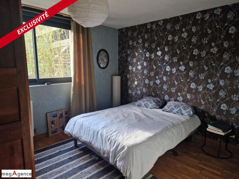 Maison - 225 m² - 10 pièces