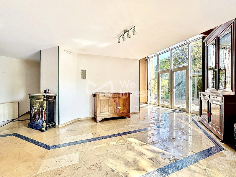 Maison - 230 m² - 16 pièces