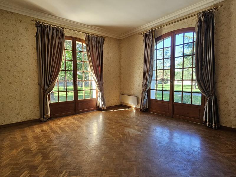 Villa - 250 m² - 6 pièces