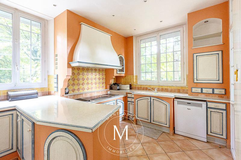 Maison - 269 m² - 10 pièces