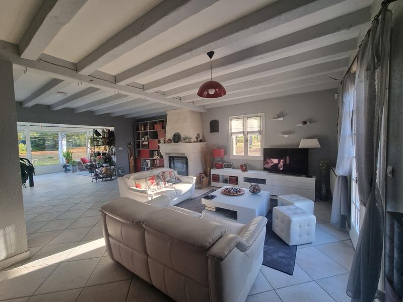 Maison - 210 m² - 7 pièces