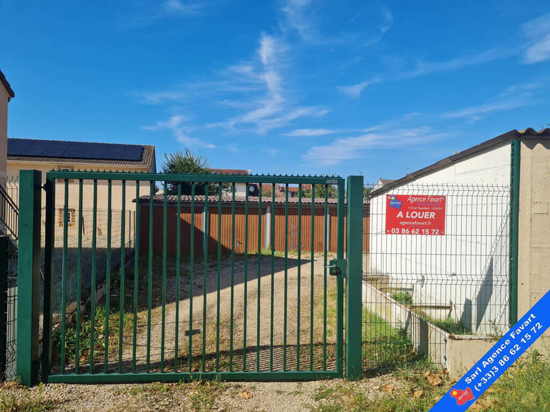 Parking / Garage - 12 m²