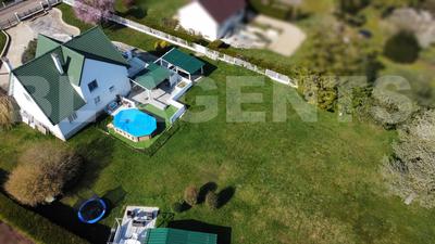 Propriété - 244 m² - 10 pièces