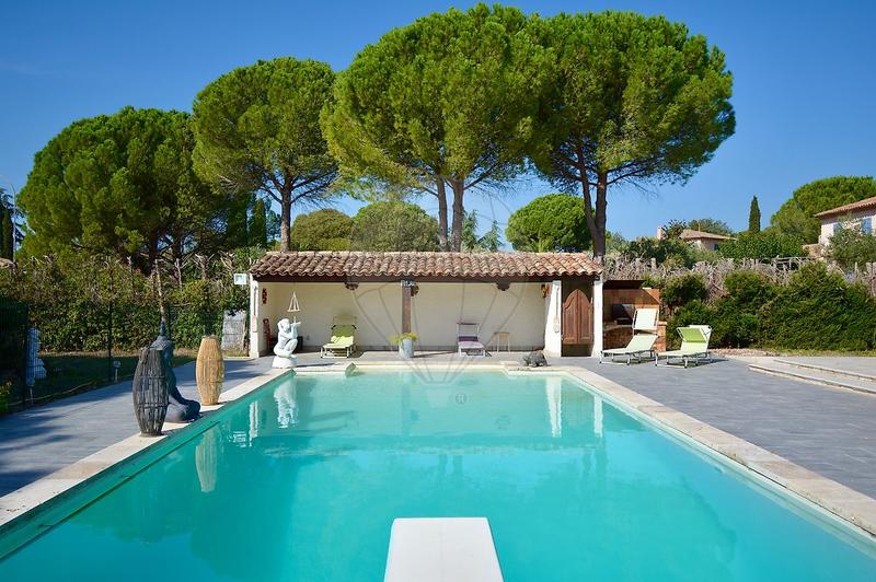 Villa - 250 m² - 6 pièces