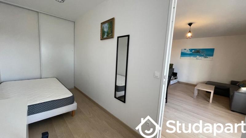 Chambre - 10 m² - 1 pièce