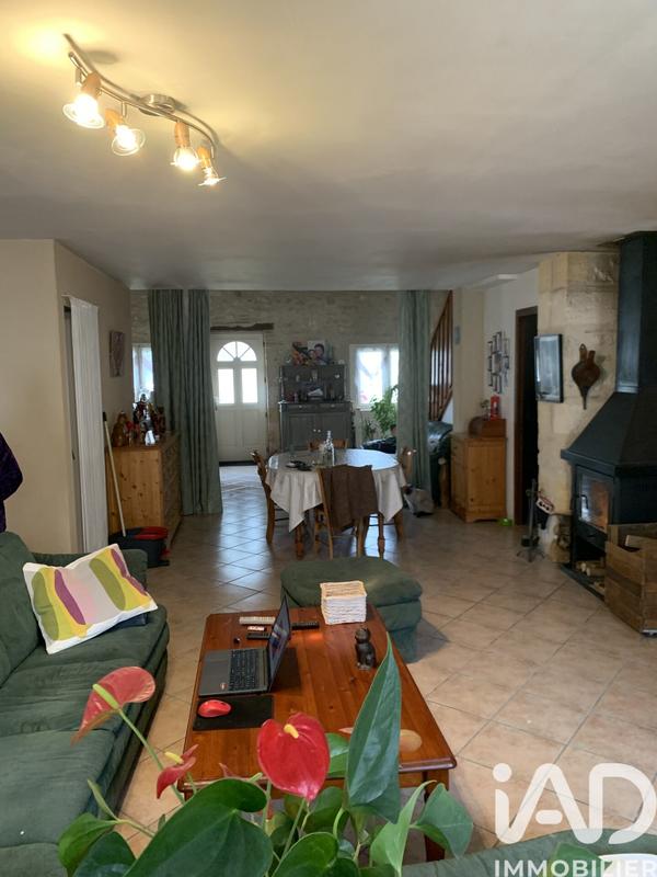 Maison - 495 m² - 4 pièces