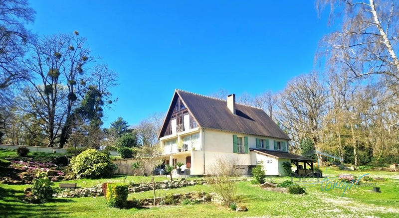 Maison - 252 m² - 8 pièces