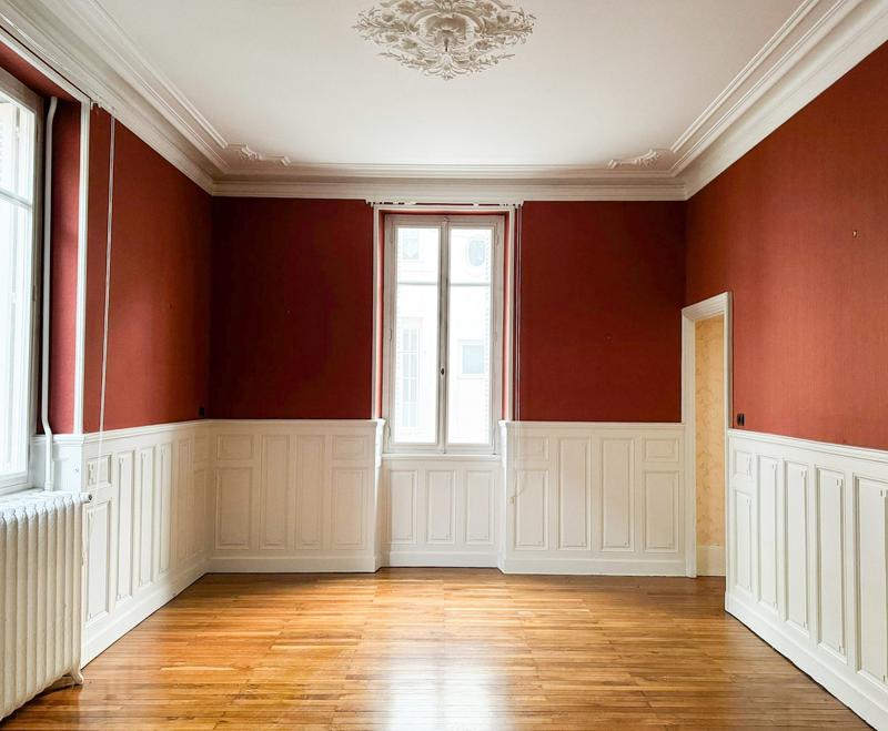 Maison - 215 m² - 9 pièces